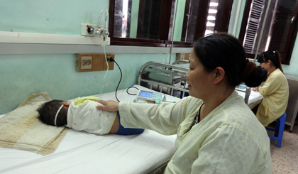 Bệnh nhi mắc sởi tại Bệnh viện Nhi Trung ương.