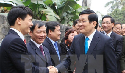 President Sang visits authorities and people in Duy Tien district, Ha Nam province