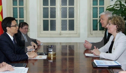 Deputy PM Dam (left) receives Danish Minister of Education Christine Antorini. (Credit: VNA)