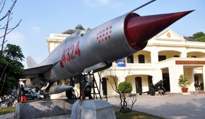 A fighter aircraft and a map used during the resistance war against the US have been recognised by Prime Minister Nguyen Tan Dung as national treasures.