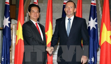 PM Nguyen Tan Dung and his Australian counterpart Tony Abbot (VNA)