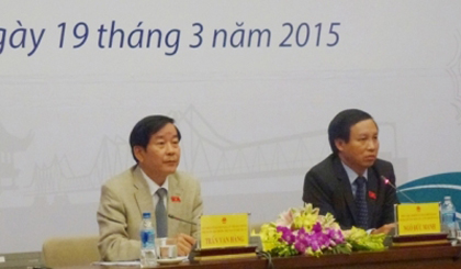 Deputy Head of the IPU-132’s organising board Tran Van Hang (left) at the press conference