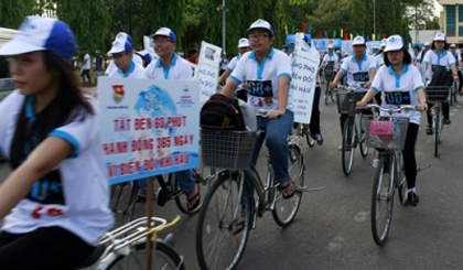 Cycling in response to the Earth Hour campaign