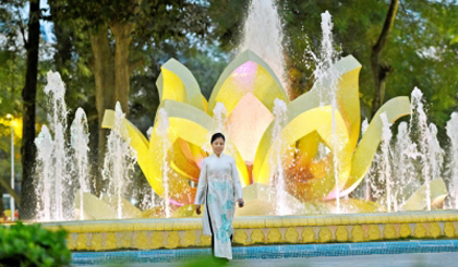 Artist Thu Thuy and the Hanoi Lotus Fountain