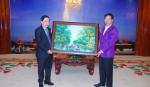 Secretary of the Tien Giang Party Committee pays a courtesy visit on Vientiane's leader