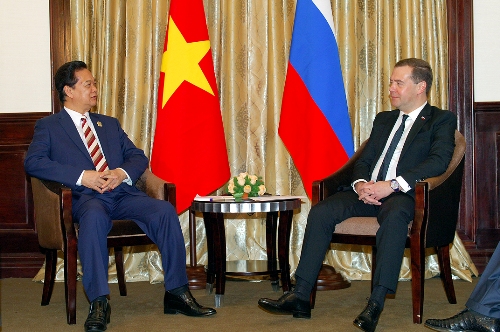 Thủ tướng Nguyễn Tấn Dũng và Thủ tướng Medvedev tại Hội nghị Cấp cao ASEAN-25 (12/11/2014). Ảnh VGP/Nhật Bắc