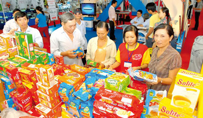 Vietnamese enterprises try to attract consumers from their high quality products photo: SGGP