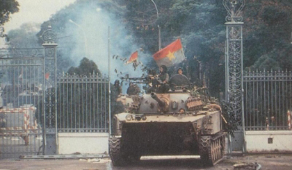 A tank rolled through the gate of the Independence Palace on April 30, 1975.