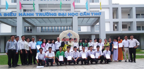 23 sinh viên nhận học bổng Hessen.