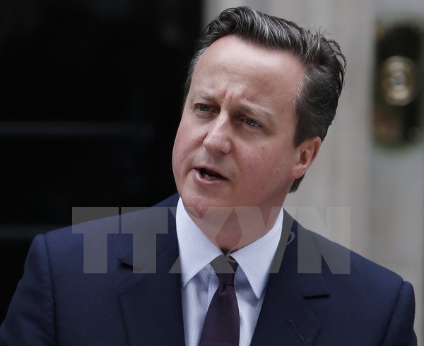 Thủ tướng Anh David Cameron phát biểu bên ngoài Tòa nhà Số 10 phố Downing ở London ngày 8/5. Ảnh: AFP/TTXVN