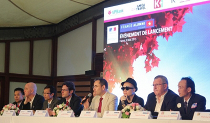 French ambassador to Vietnam Jean-Noel Poirier (fourth right) speaks at the launching.