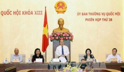 NA Chairman Nguyen Sinh speaks at the meeting. (Credit: VNA)