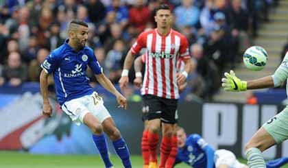 Riyad Mahrez lập cú đúp giúp Leicester vượt qua Southampton.