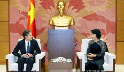 NA Vice Chairwoman Nguyen Thi Kim Ngan receives US Deputy Secretary of State Antony Blinken. (Credit: VNA)