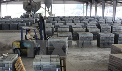 A non-fired brick factory of the Khang Minh Brick Joint Stock Company (Photo: VNA)