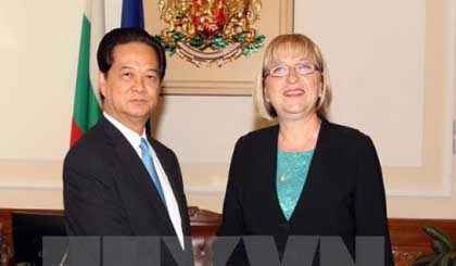 PM Nguyen Tan Dung and Bulgarian National Assembly Speaker Tsetska Tschaeva