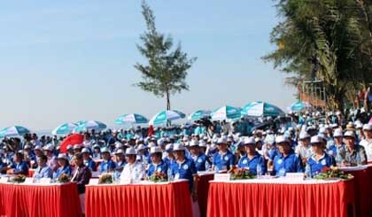 The ceremony attracts thousands of local people.