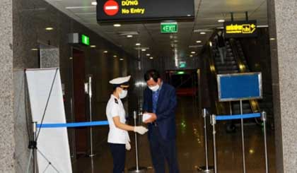 Da Nang city tightens inspection of travelers from MERS infected areas. (Image credit: Nhan Dan Online)