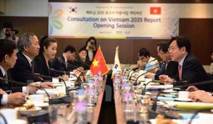 The opening session of the consultation on the Vietnam 2035 Report
