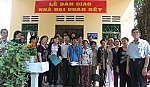 Trao 4 nhà đại đoàn kết