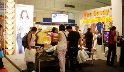 The annual Vietnamese Consumer Rights Day aims to enhance the public awareness of consumers’ rights and consumer rights protection. (Photo: KK)