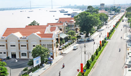 TP.Mỹ Tho được chỉnh trang ngày càng khang trang, sạch đẹp. Trong ảnh: Đường 30-4 nhìn từ trên cao.