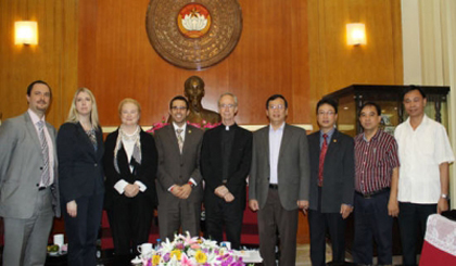 VFF Central Committee officials and USCIRF representatives at the reception. (Image credit: sggp.org.vn)