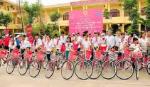 Tien Giang: studious poor students get bikes