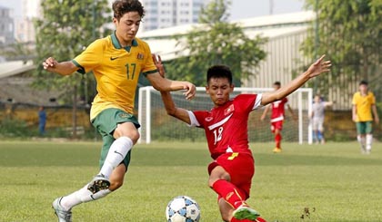 Không thể vượt qua U16 Australia, các cầu thủ U16 Việt Nam chỉ còn biết trông chờ vào cục diện các bảng đấu khác. Ảnh: Zing.vn