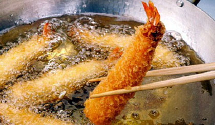 Không nên tái sử dụng dầu ăn.