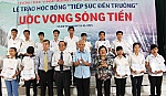 Trao 40 suất học bổng 