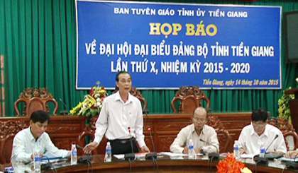 Ông Nguyễn Thanh Hiền, Phó trưởng Ban Tuyên giáo Tỉnh ủy Tiền Giang giải đáp những câu hỏi do các phóng viên, nhà báo đặt ra
