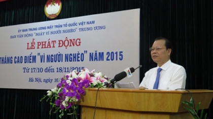 Deputy PM Vu Van Ninh speaks at the ceremony