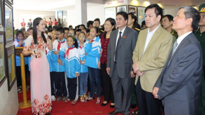 The exhibition attracts many visiors (baotainguyenmoitruong.vn)