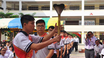 The torch ceremony of schools student 