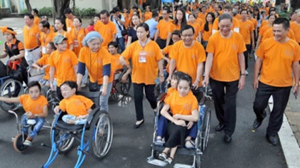 A walk for AO victims. (Photo: cadn.com.vn)