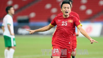 Winger Vo Huy Toan celebrates scoring against Indonesia at Southeast Asian Games 2015. (Source: VNA)