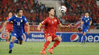 Do Duy Manh is listed as one of top 10 best Southeast Asian midfielders by fourfourtwo website (Source: VNA)