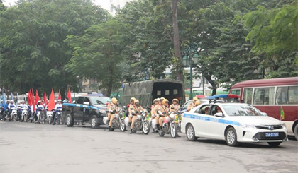 Ra quân Năm an toàn giao thông 2016. Ảnh: Việt Hùng/Vietnam+