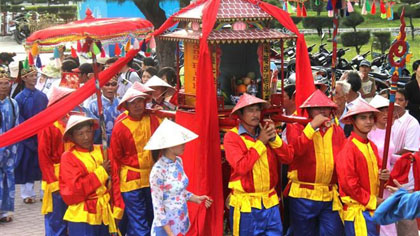 Nghinh Ong (Whale Worship) Festival in Khanh Hoa (Source: thethaovanhoa.vn)