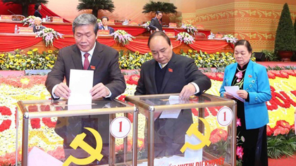 Delegates cast ballots at the Congress (Source: VNA)