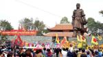 Deputy PM attends opening of Dong Da festival