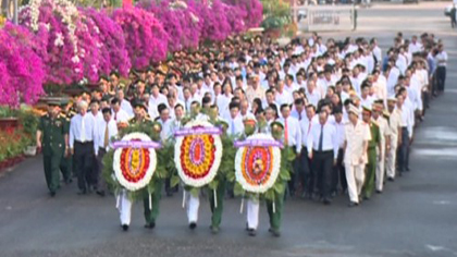 The delegation laid a wreath at the the provincial Martyrs Cemetery.