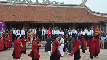 A xoan singing performance (Photo: Nguyen Huu)