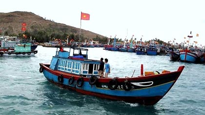 Fishing vessels in An Hai commune, Ly Son island district on their first offshore fishing trips in the Lunar New Year. (Credit: NDO)