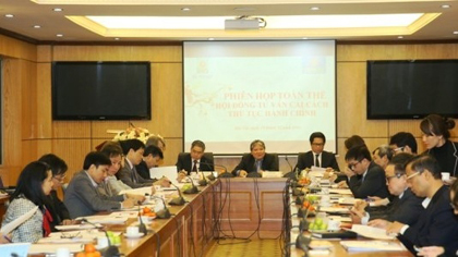 The meeting of the PM’s Advisory Council for Administrative Procedure Reform (Credit: VGP)