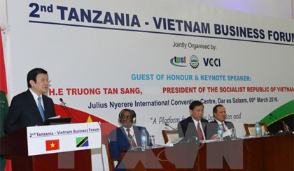 Chủ tịch nước Trương Tấn Sang phát biểu tại Diễn đàn Doanh nghiệp Việt Nam-Tanzania. Ảnh: Nguyễn Khang/TTXVN