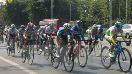 Cyclists participating in the tournament (Source: VNA)