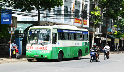 Các đơn vị kinh doanh vận tải cần điều chỉnh giá cước theo giá nhiên liệu. Ảnh: Vân Anh