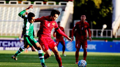 Tuyển Việt Nam (áo đỏ) vẫn còn hy vọng tới Asian Cup. Ảnh: VFF